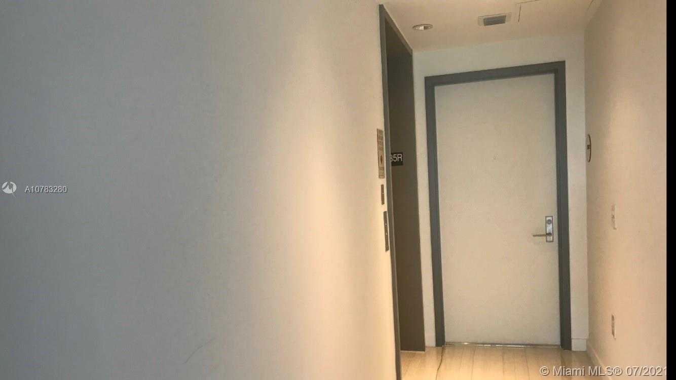 Imagen de Pequeño Objeto
