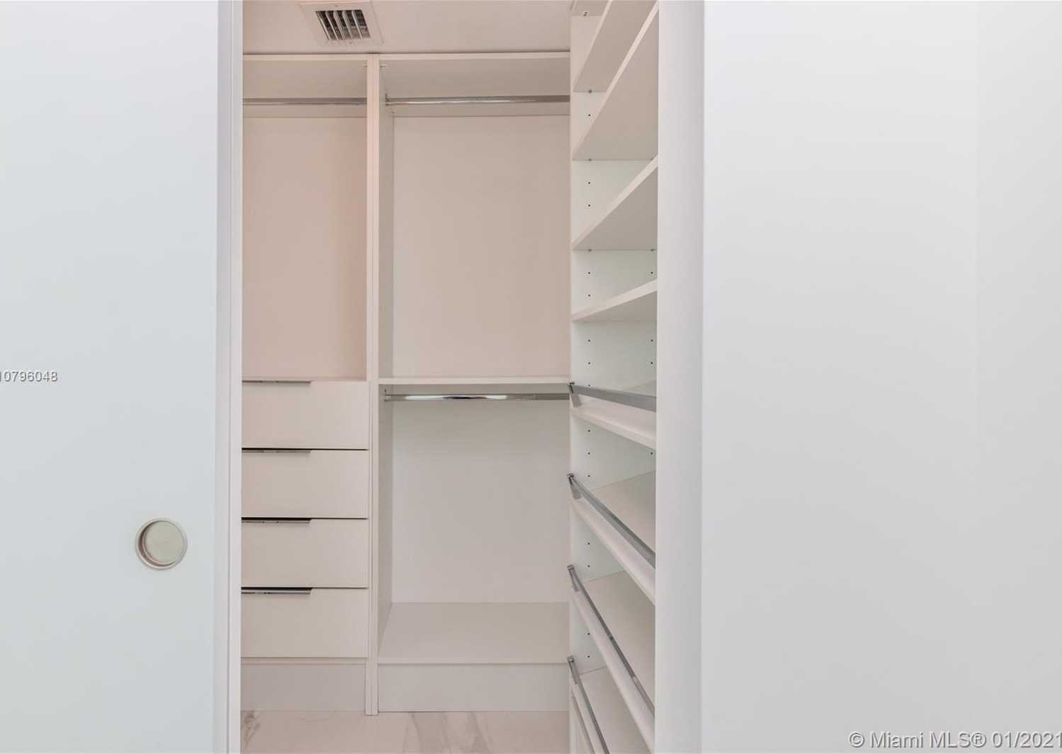 Imagen de Pequeño Objeto