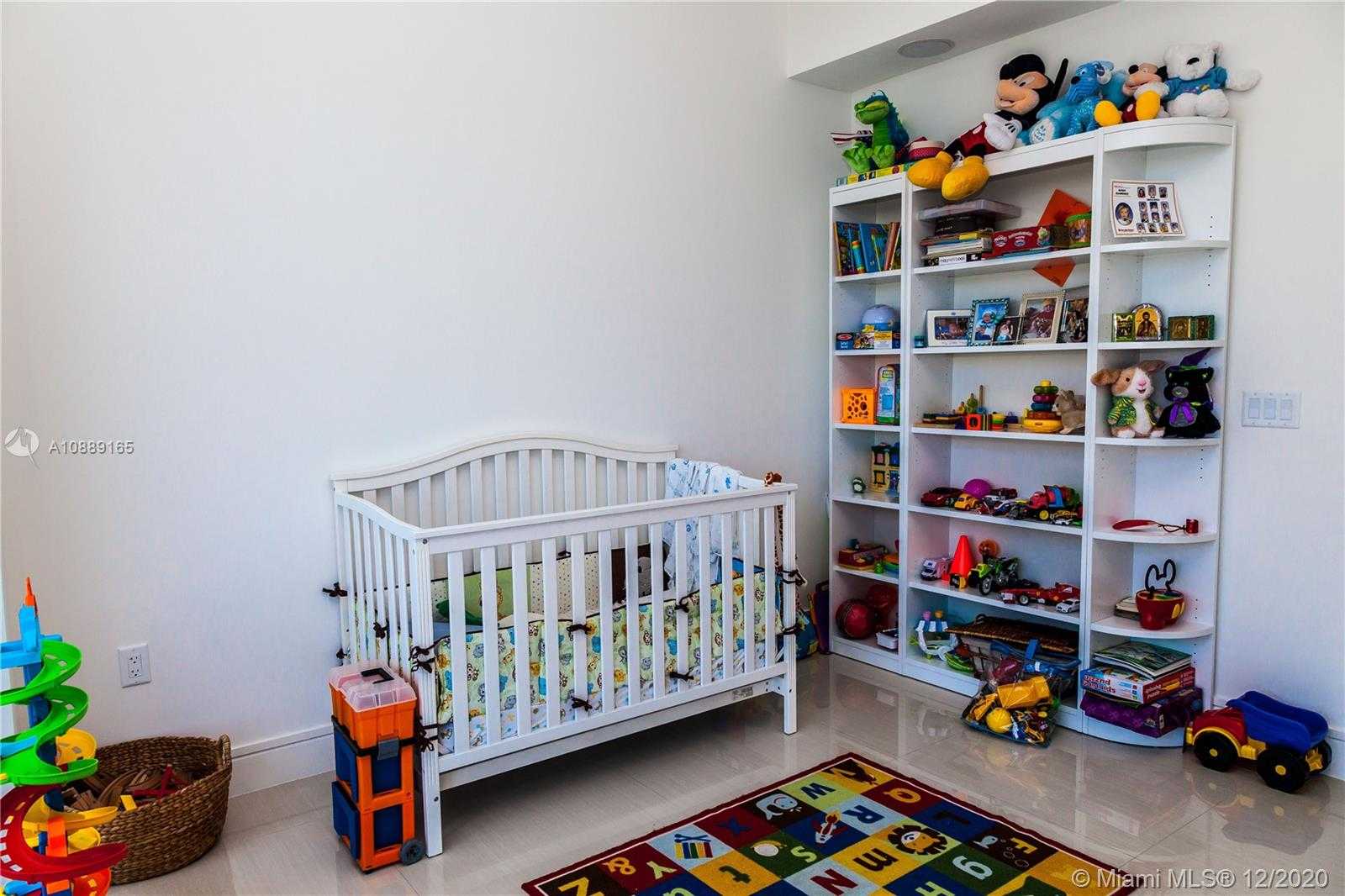 Imagen de Pequeño Objeto