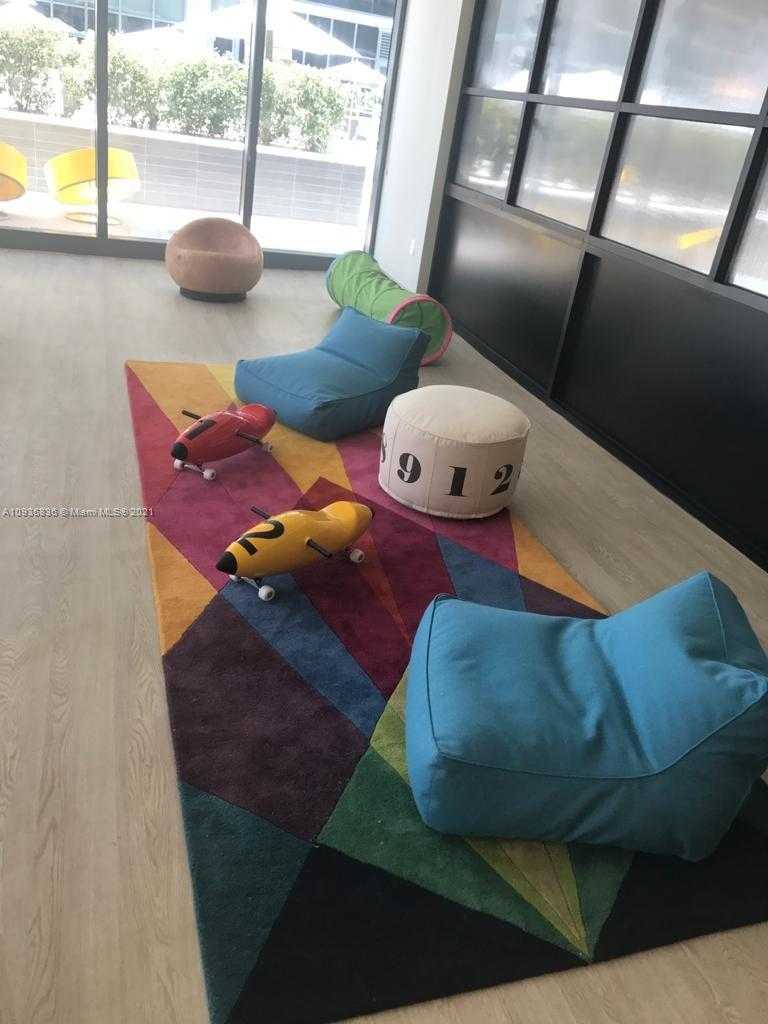 Imagen de Pequeño Objeto