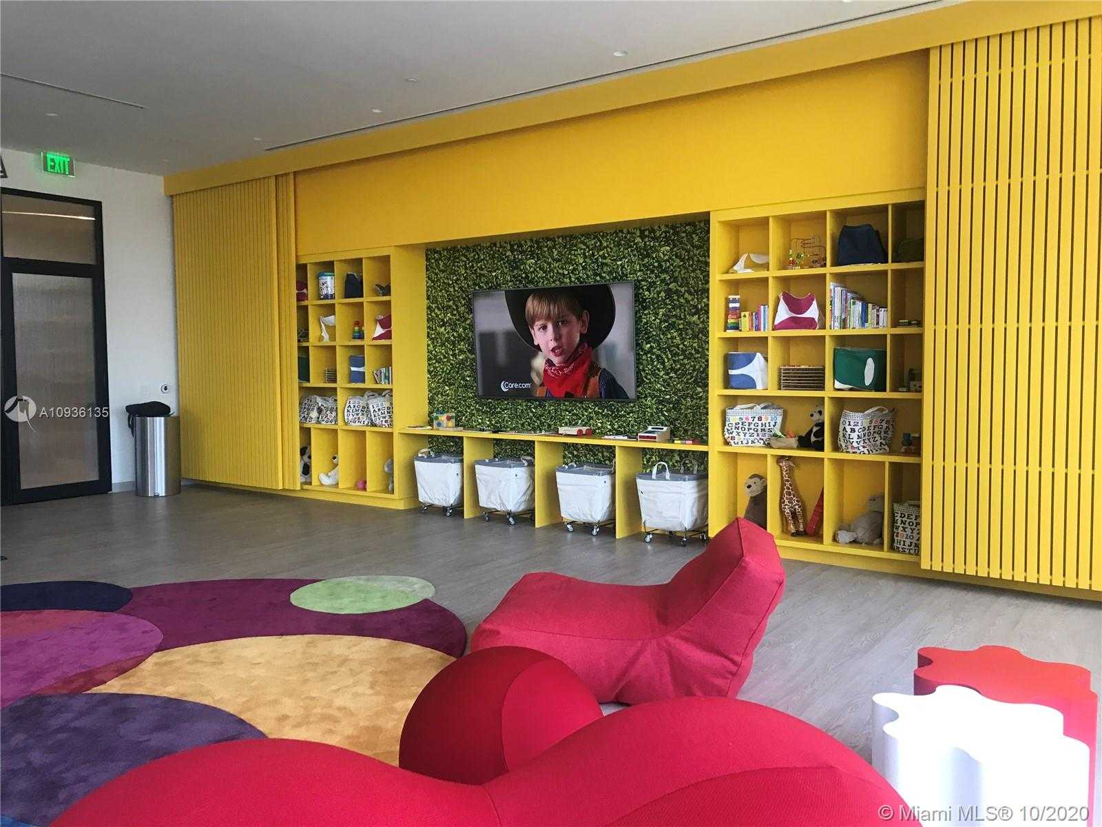 Imagen de Pequeño Objeto