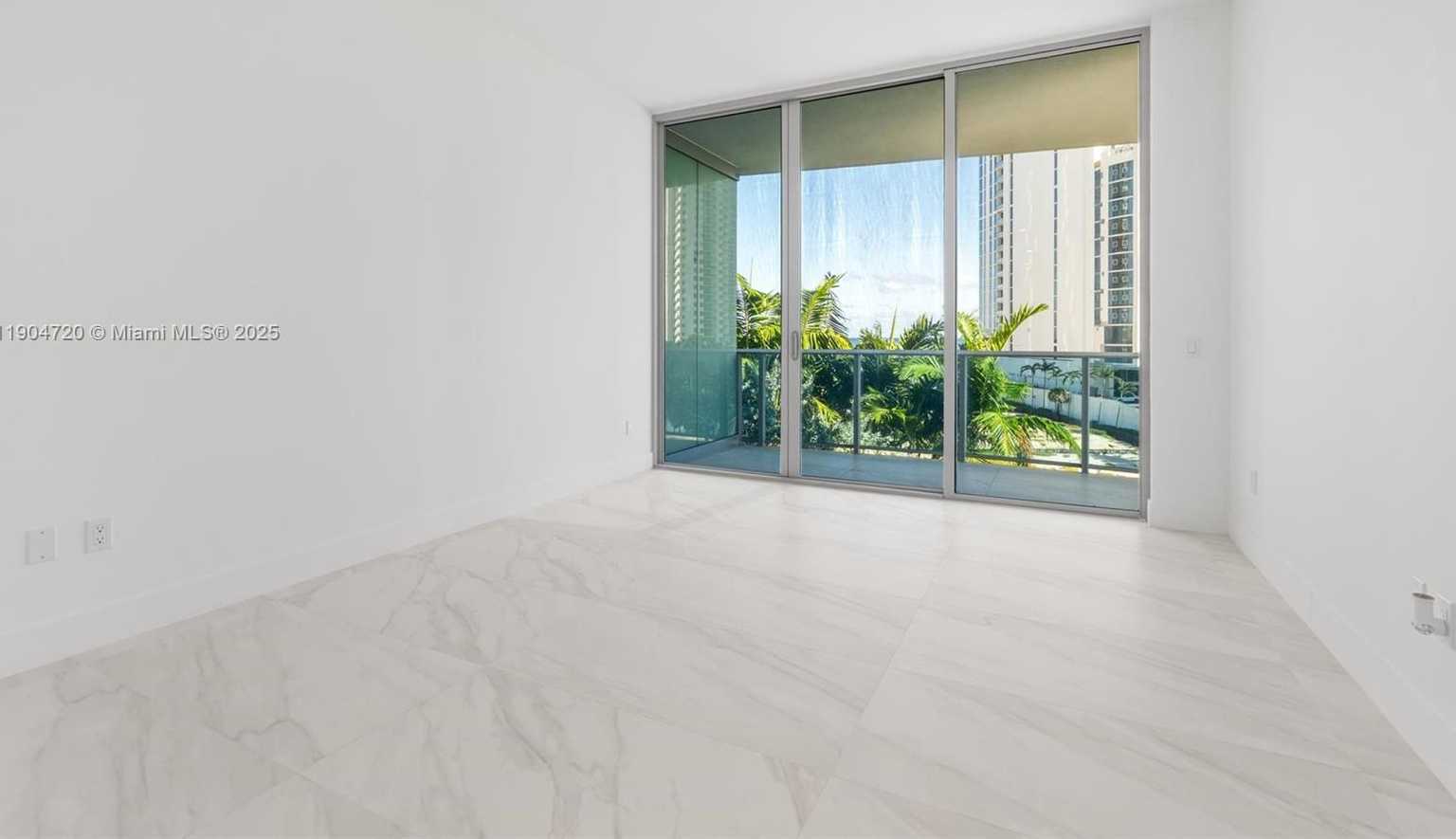 Imagen de Pequeño Objeto