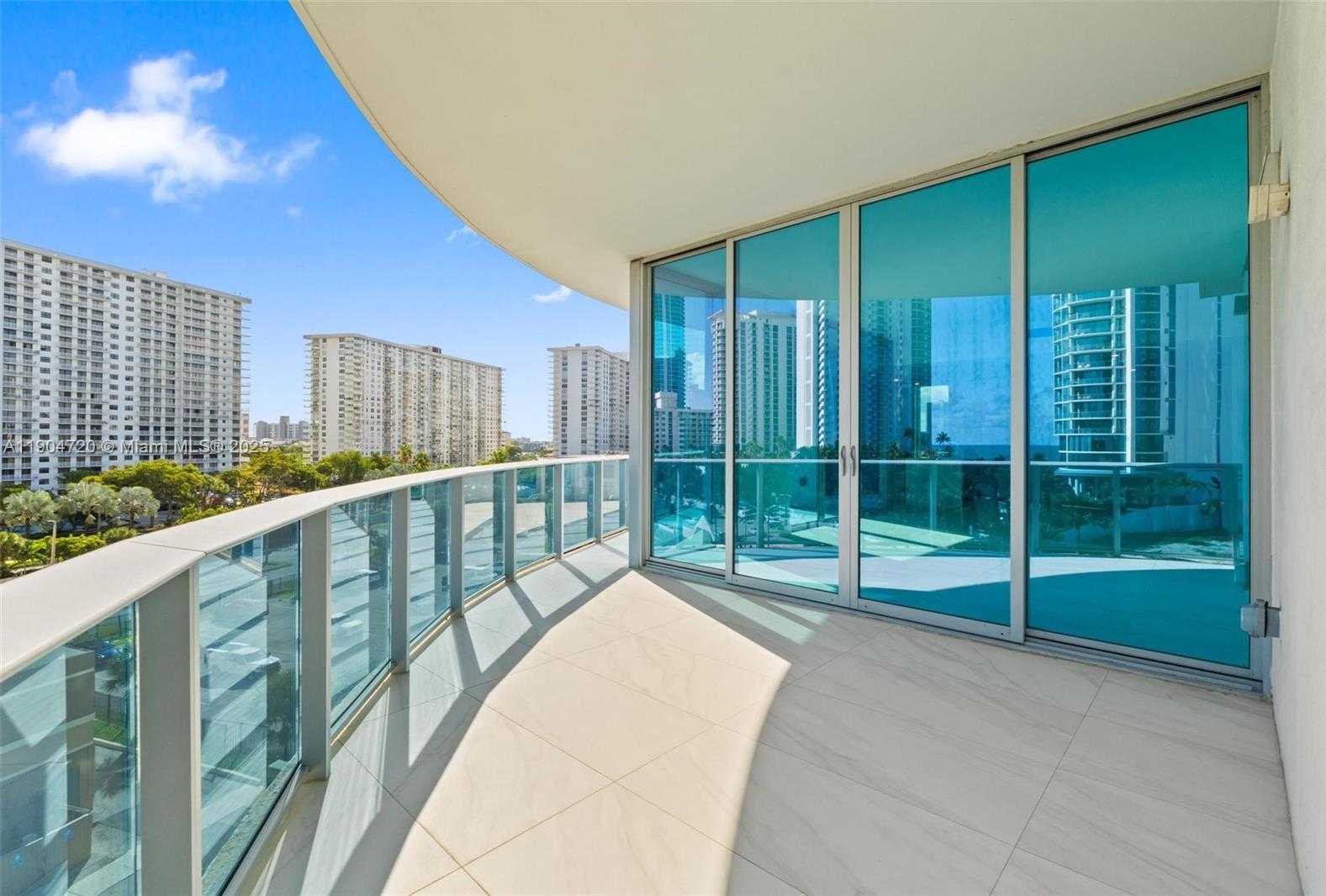 Imagen de Pequeño Objeto