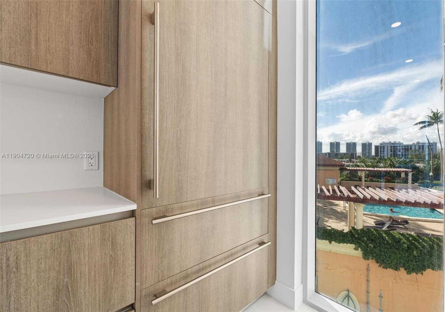 Imagen de Pequeño Objeto