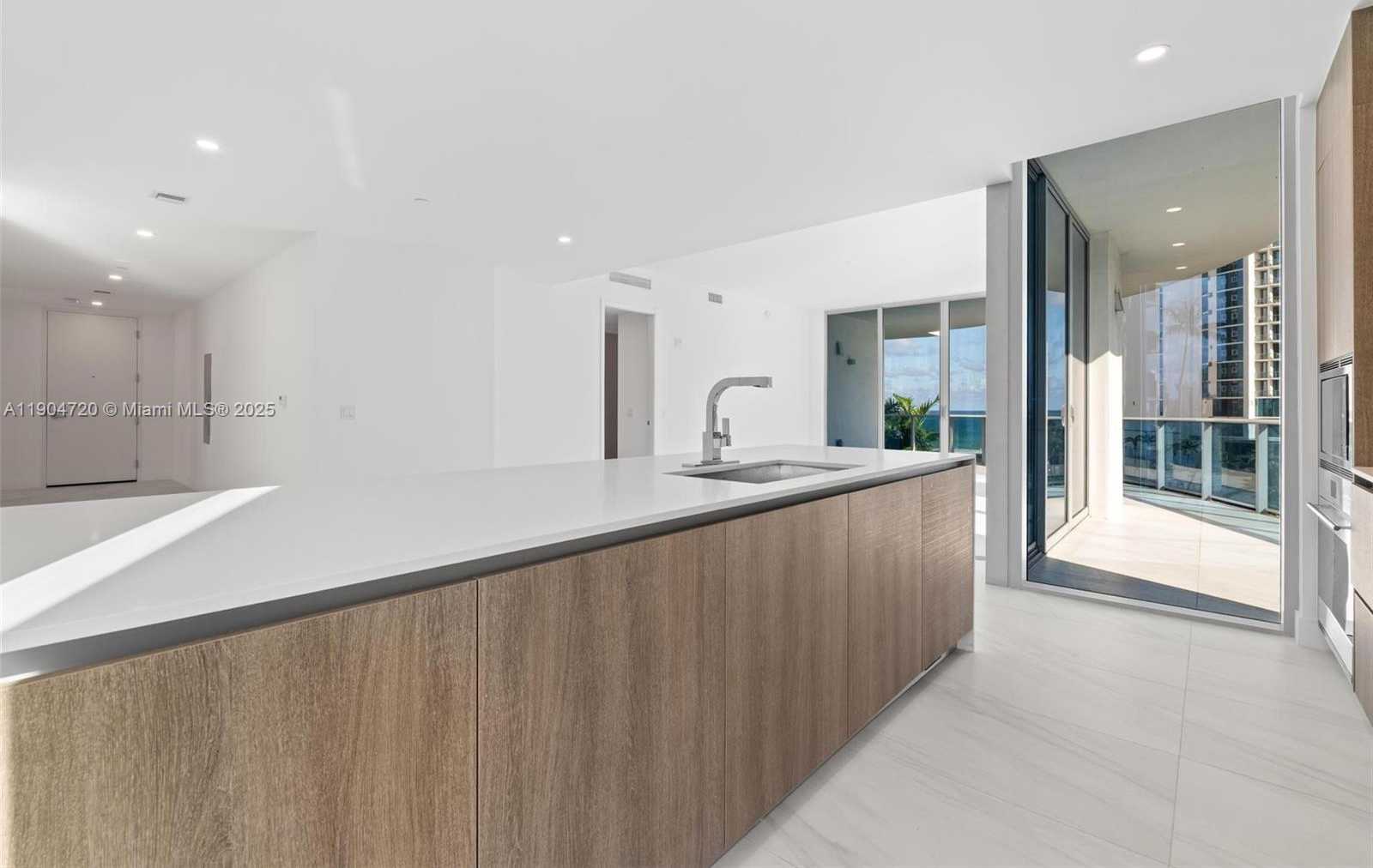 Imagen de Pequeño Objeto