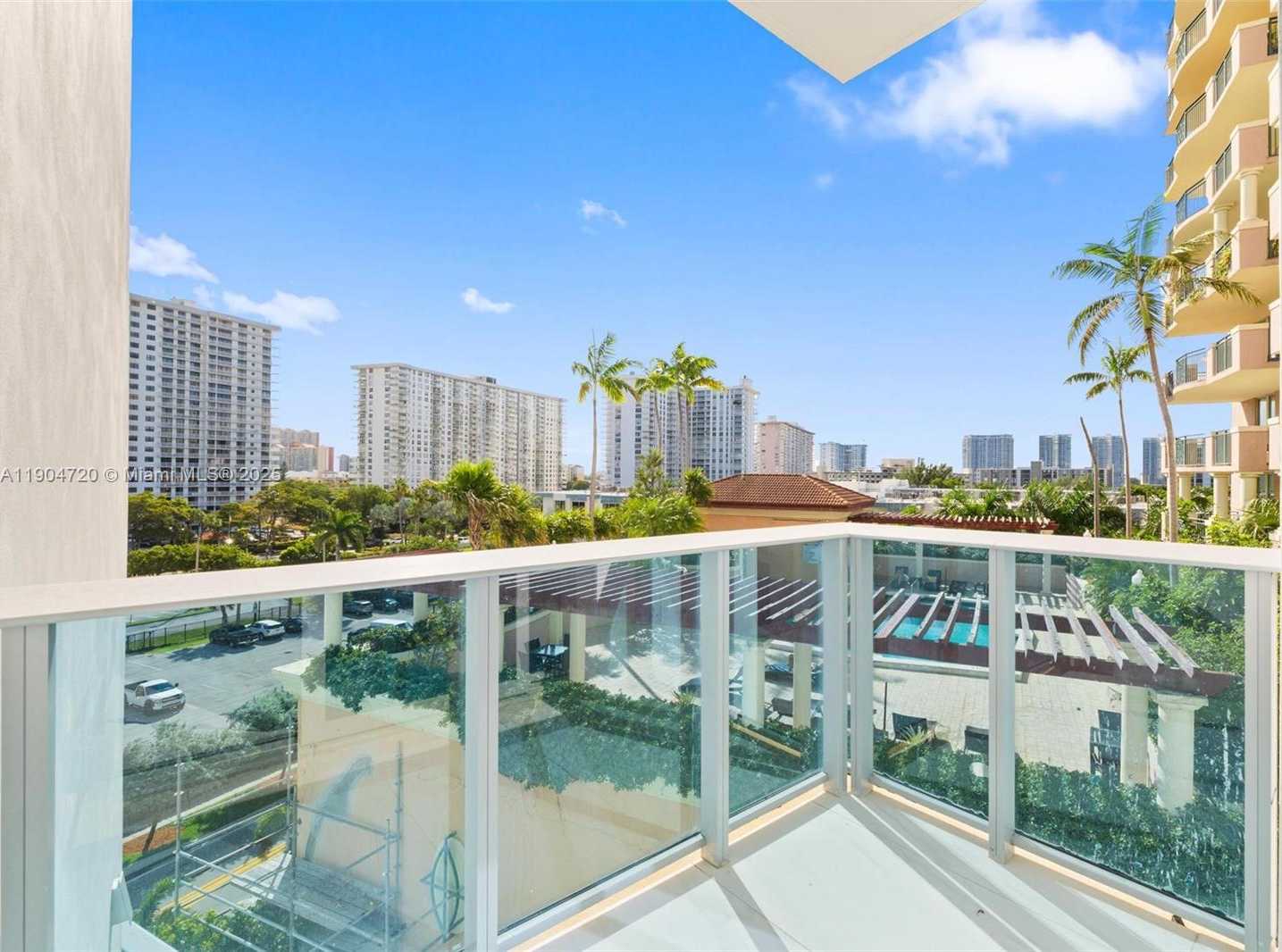 Imagen de Pequeño Objeto