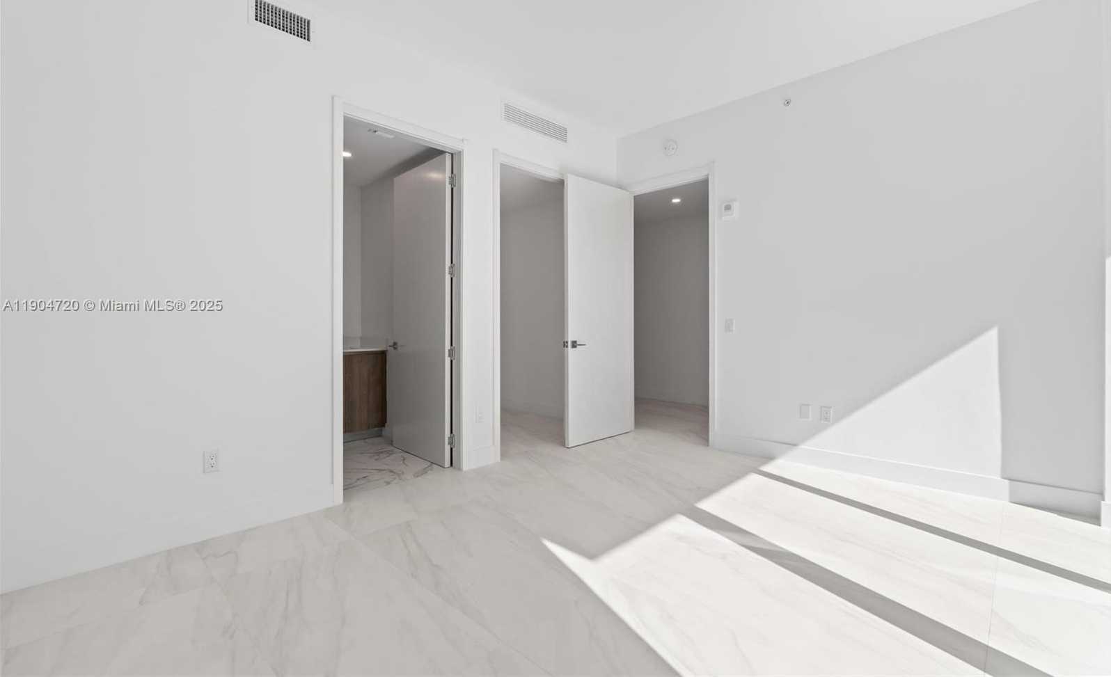 Imagen de Pequeño Objeto