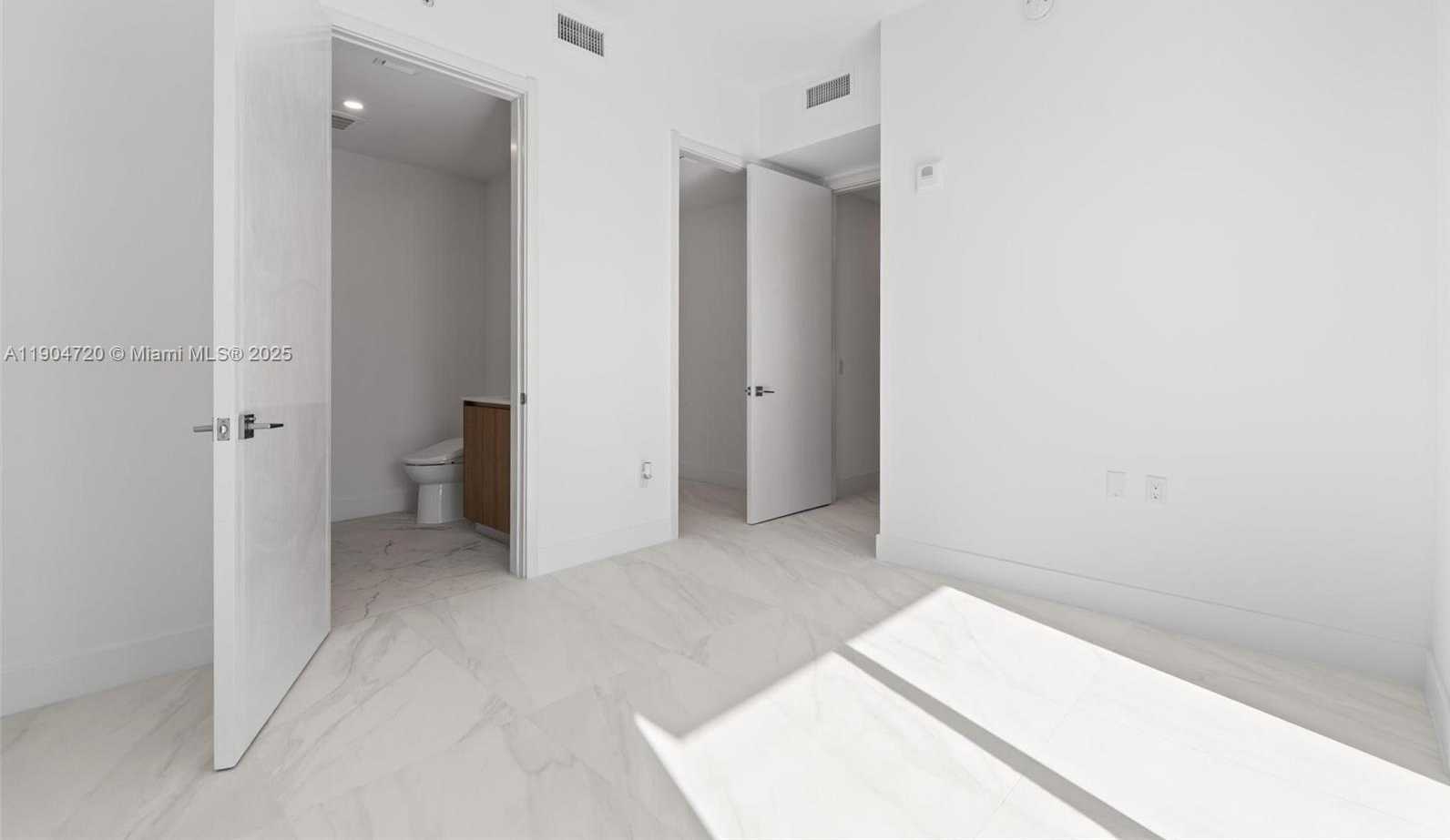 Imagen de Pequeño Objeto