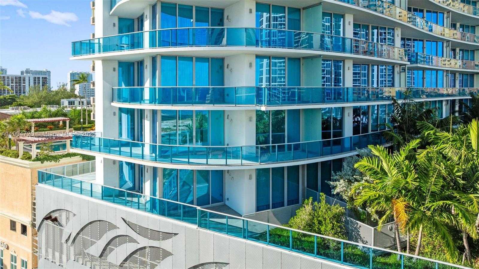 Imagen de Pequeño Objeto