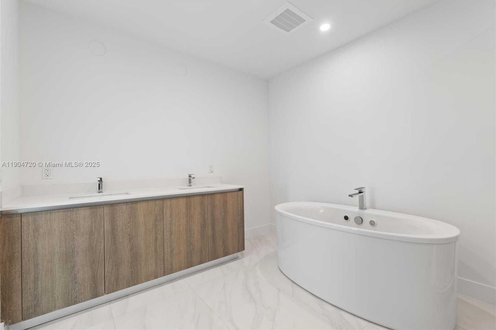 Imagen de Pequeño Objeto