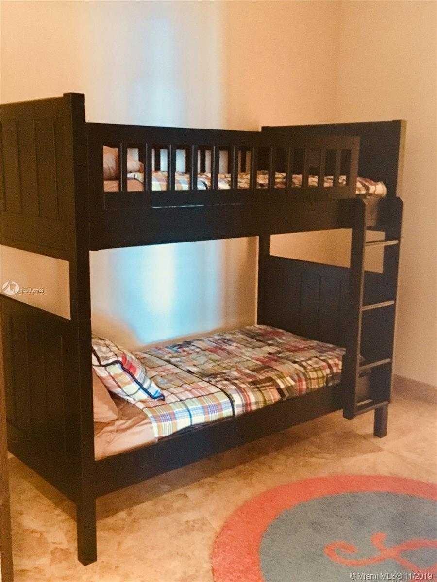 Imagen de Pequeño Objeto