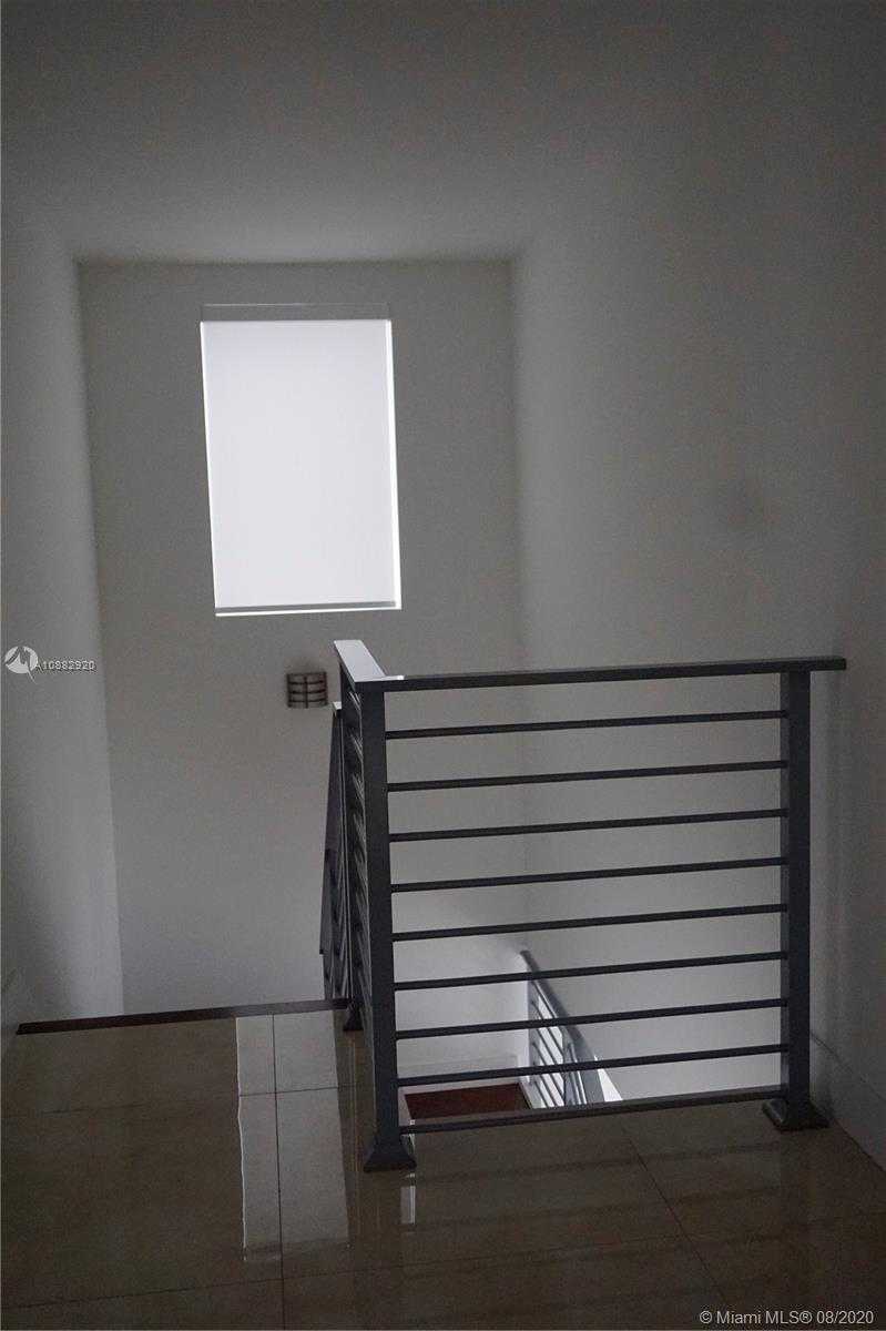 Imagen de Pequeño Objeto