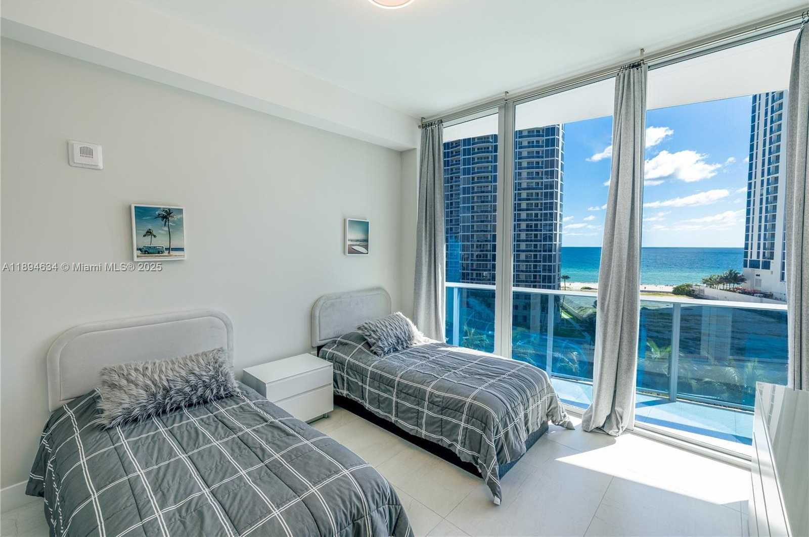 Imagen de Pequeño Objeto