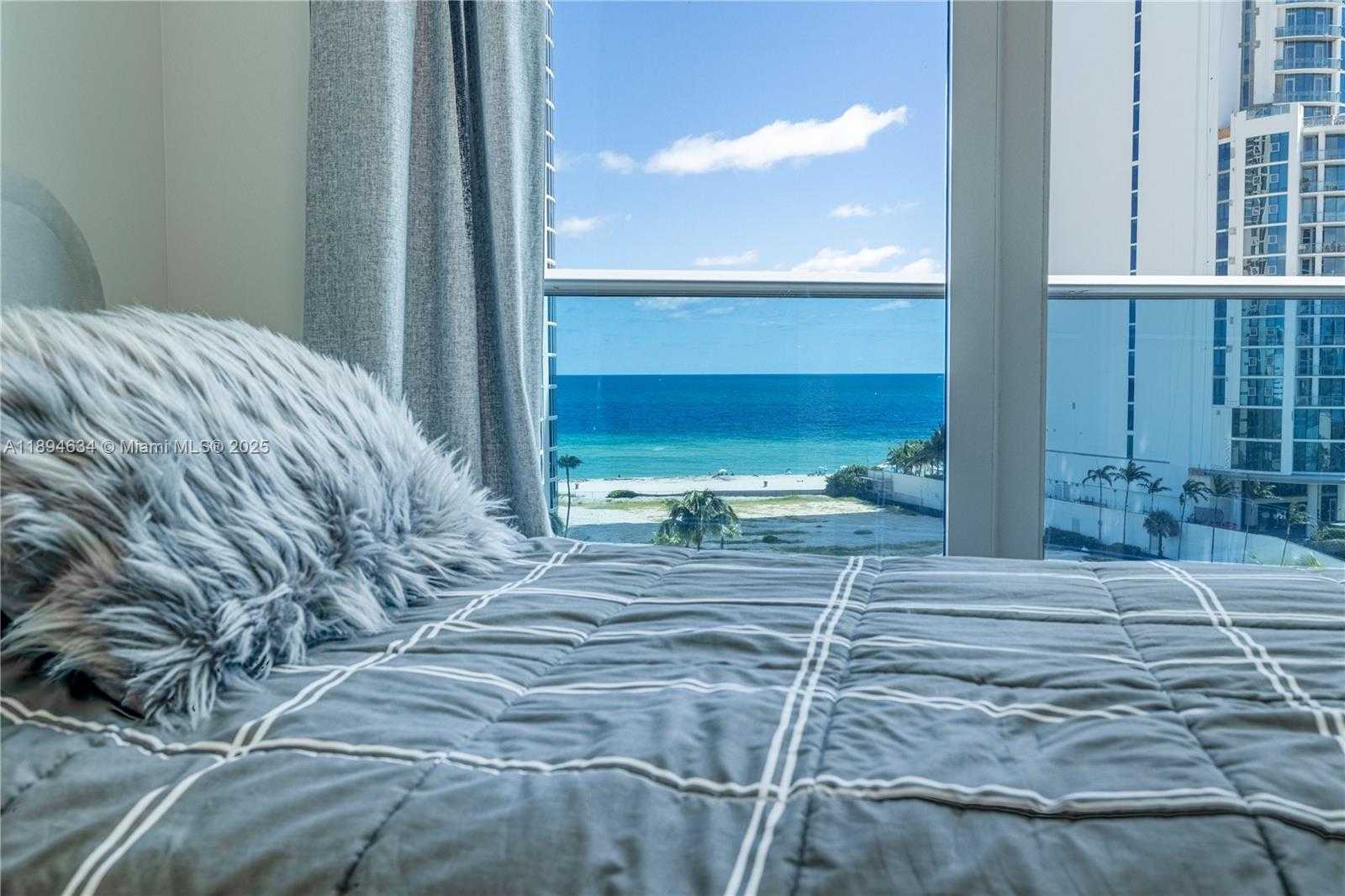 Imagen de Pequeño Objeto