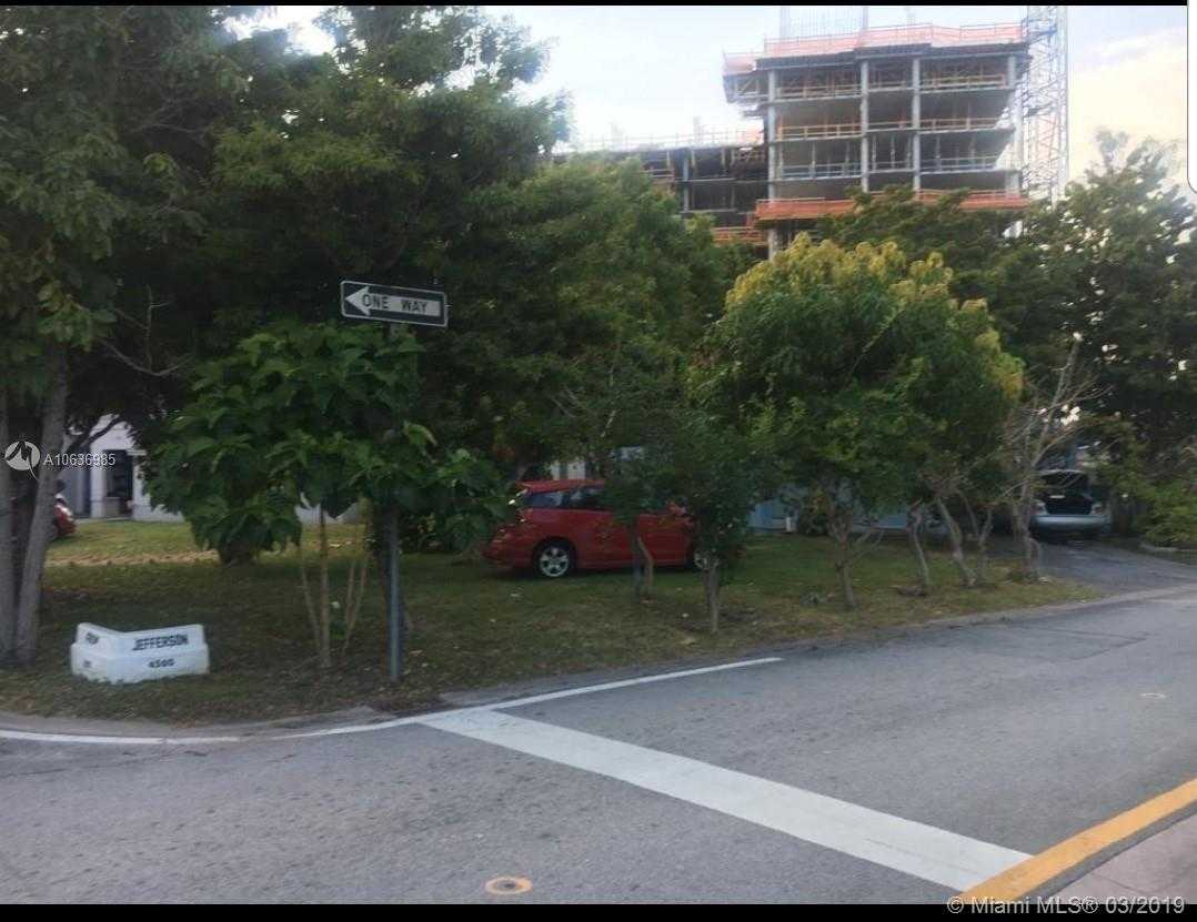 Imagen de Pequeño Objeto