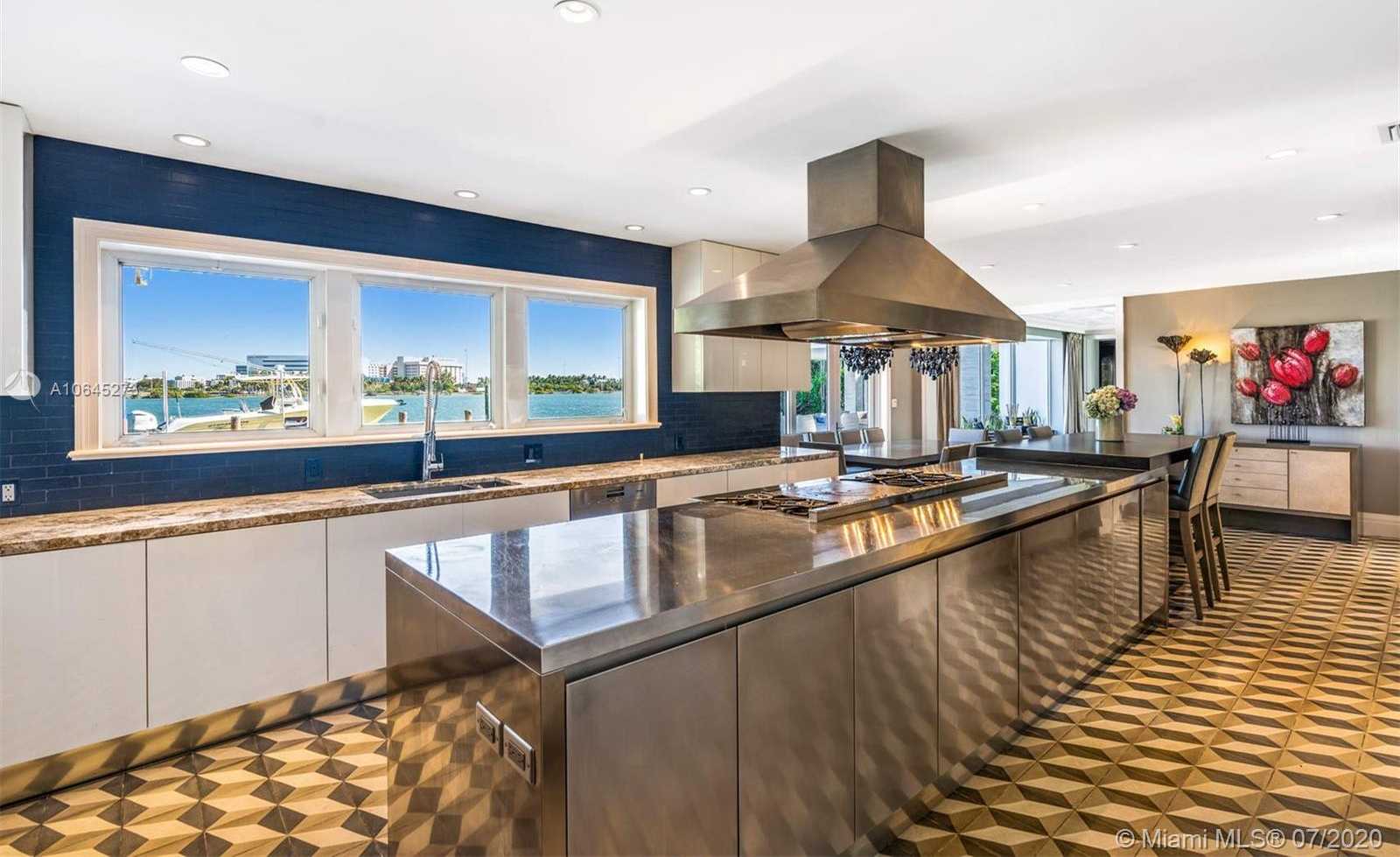 Small Image of 1475 NORTH VIEW DR, Miami Beach Number 15