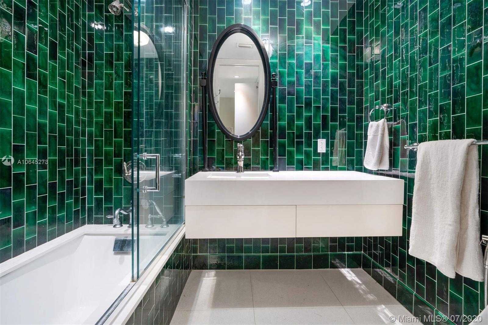 Small Image of 1475 NORTH VIEW DR, Miami Beach Number 22
