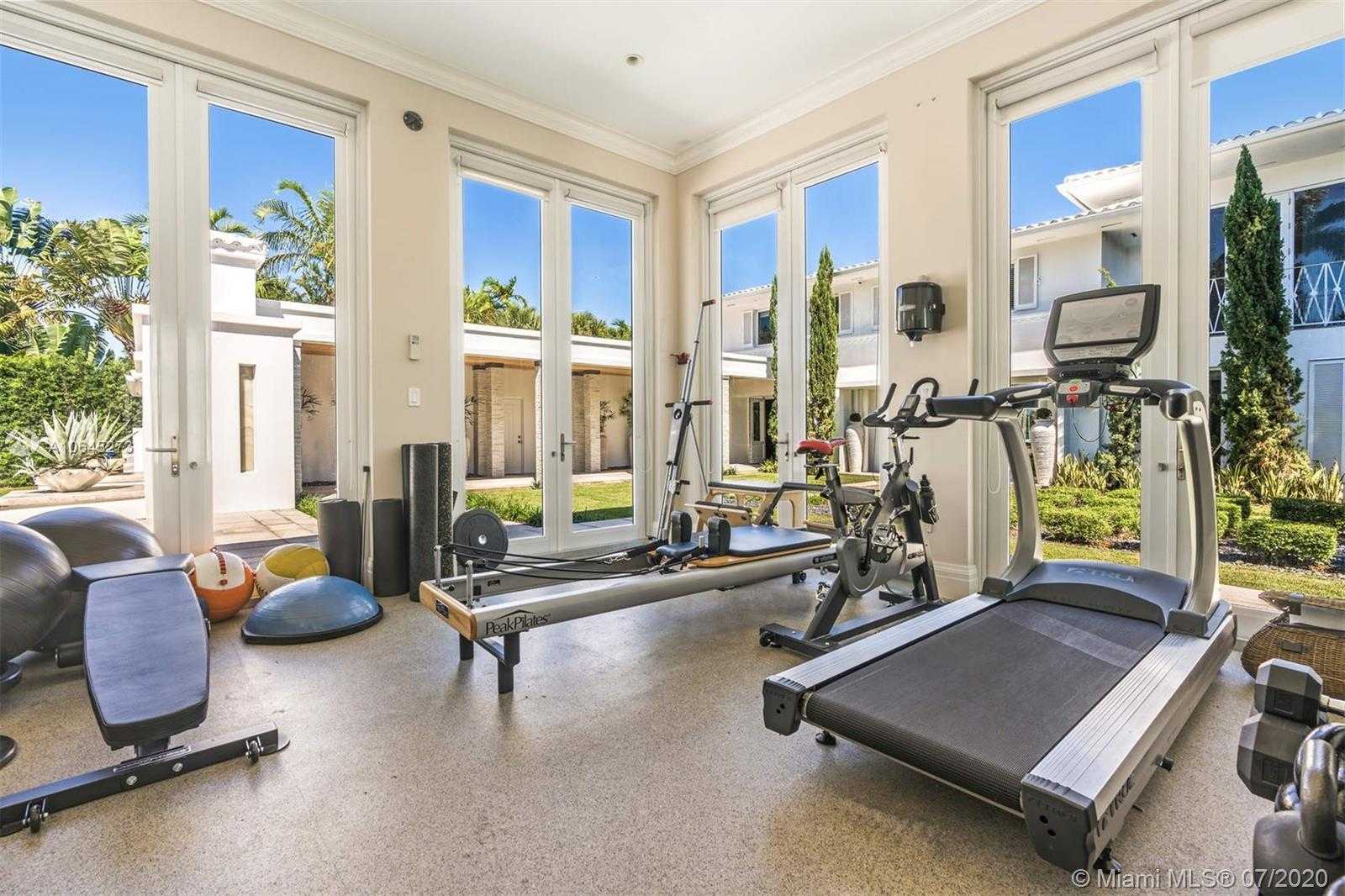 Small Image of 1475 NORTH VIEW DR, Miami Beach Number 25