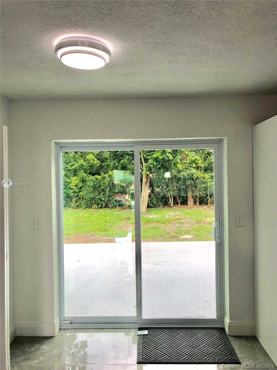 Small Object Image