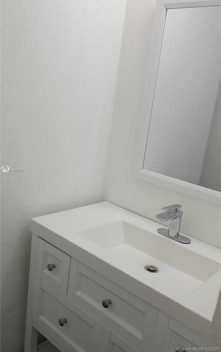 Small Object Image