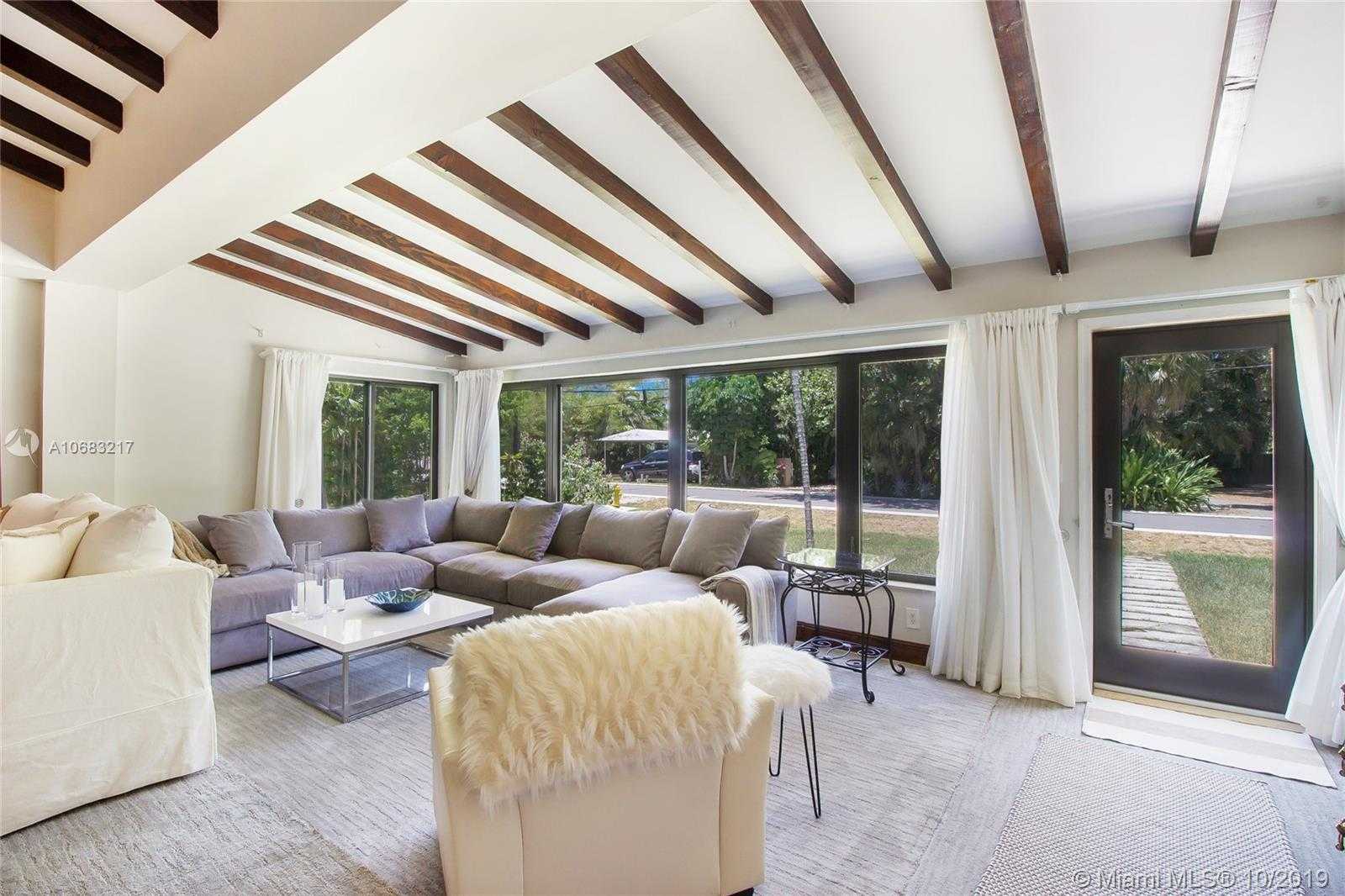 Small Image of 230 N Hibiscus Dr, Miami Beach, FL 33139, USA Number 12