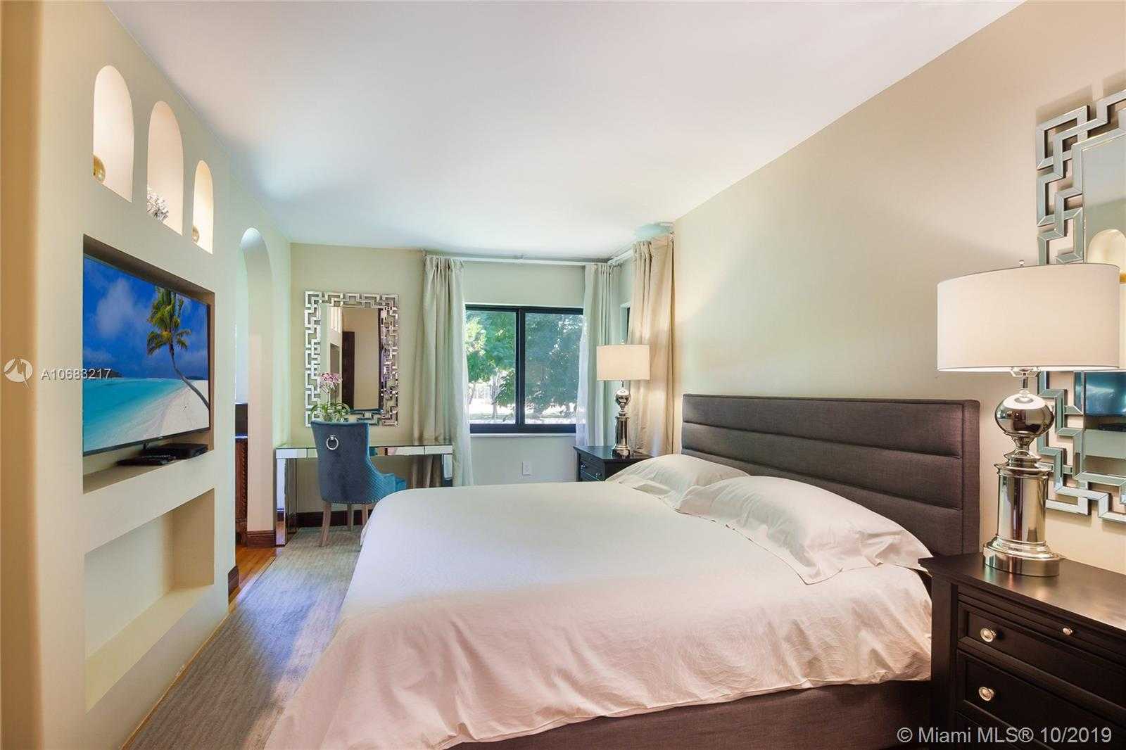 Small Image of 230 N Hibiscus Dr, Miami Beach, FL 33139, USA Number 18