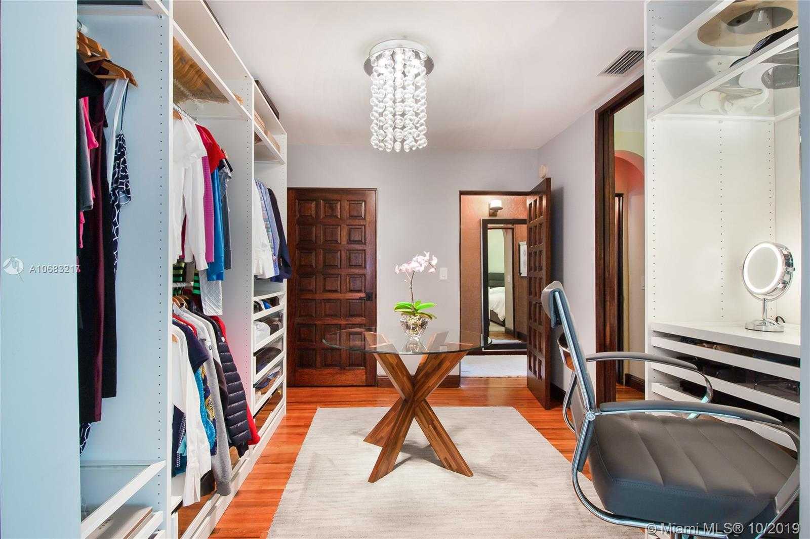 Small Image of 230 N Hibiscus Dr, Miami Beach, FL 33139, USA Number 24