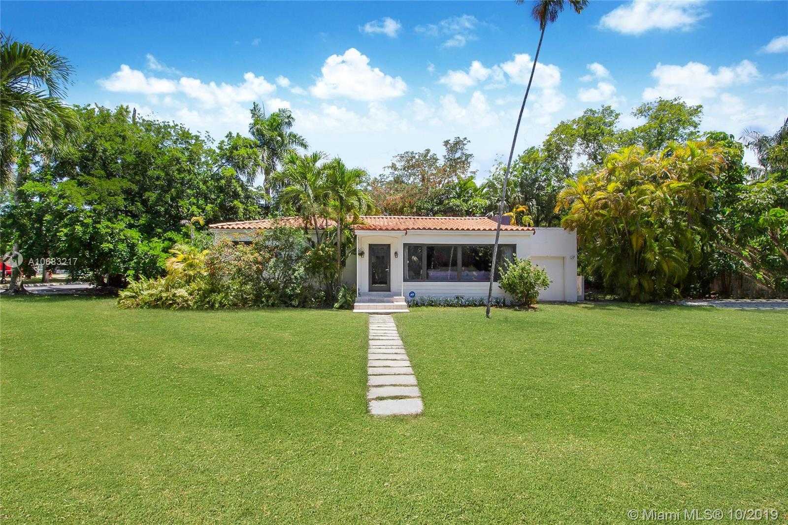 Small Image of 230 N Hibiscus Dr, Miami Beach, FL 33139, USA Number 9