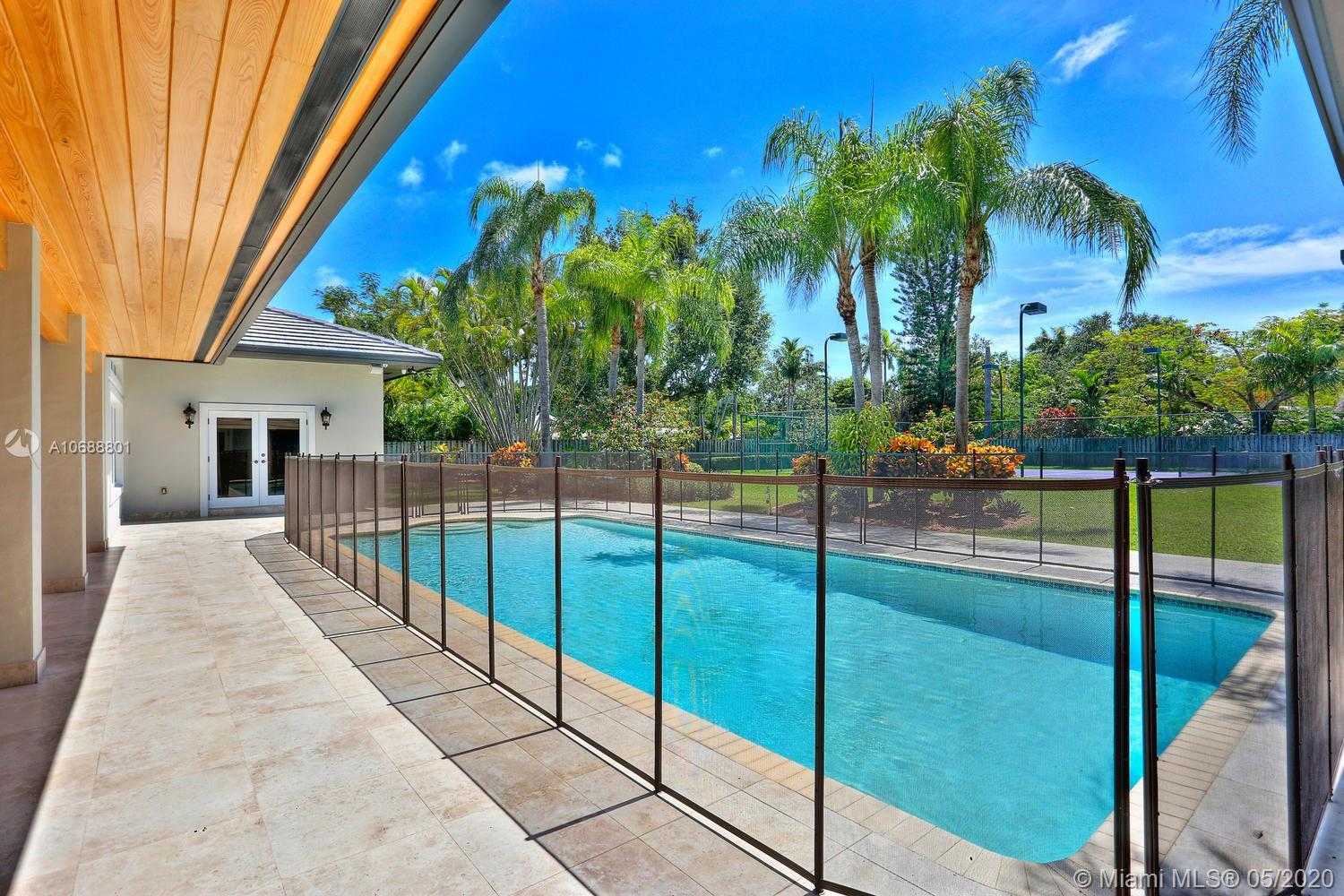 Small Image of 13471 SW 62nd Ave, Pinecrest, FL 33156, USA Number 36