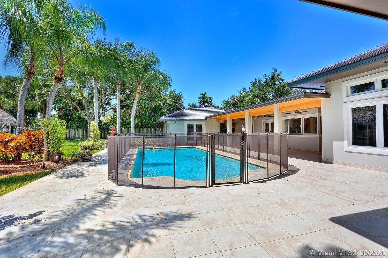 Small Image of 13471 SW 62nd Ave, Pinecrest, FL 33156, USA Number 38
