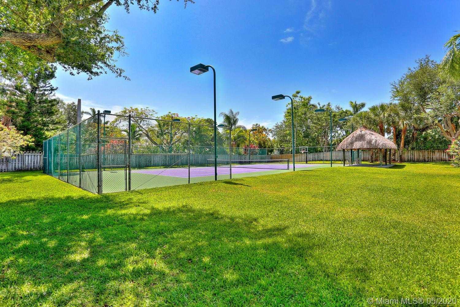 Small Image of 13471 SW 62nd Ave, Pinecrest, FL 33156, USA Number 39