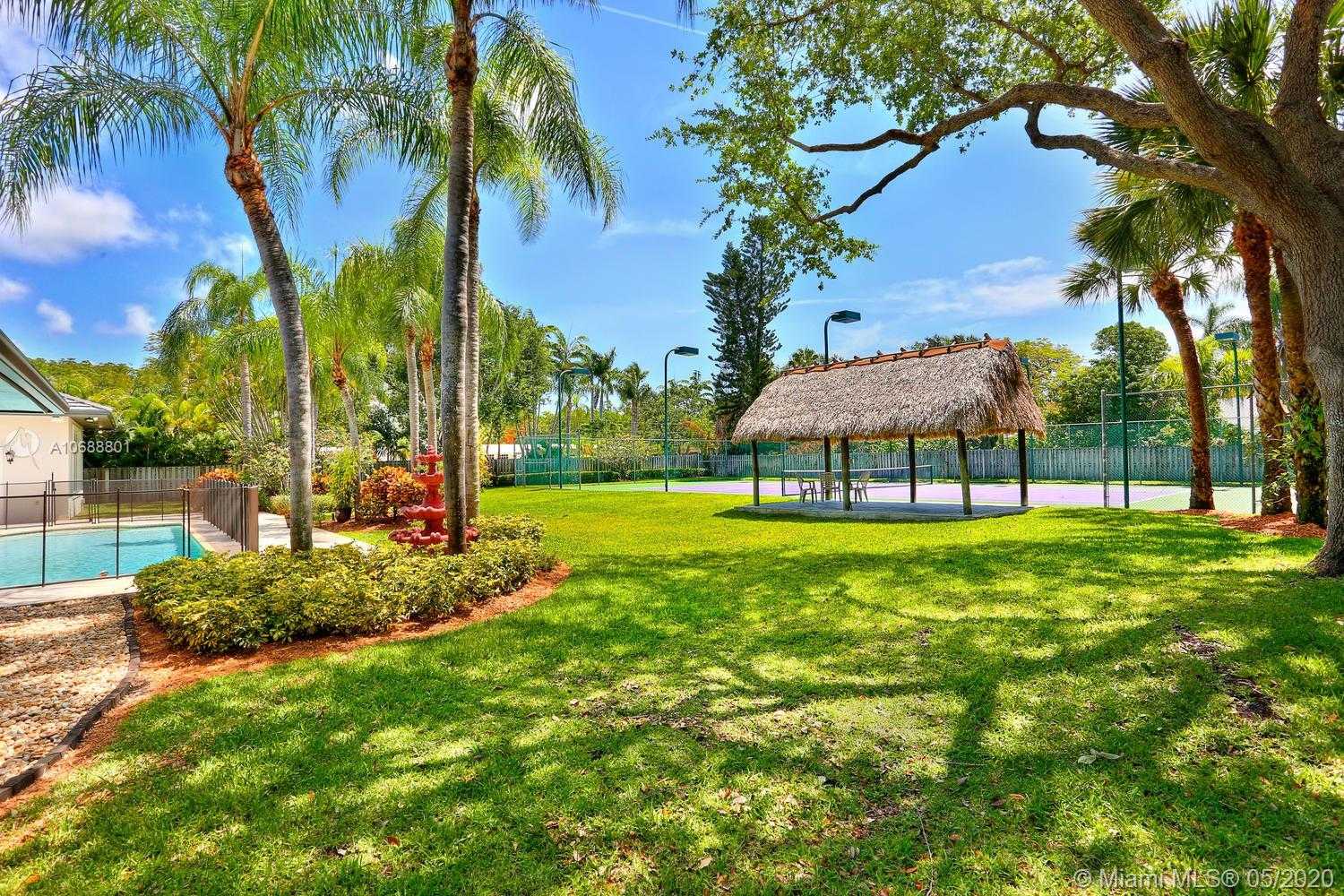 Small Image of 13471 SW 62nd Ave, Pinecrest, FL 33156, USA Number 41