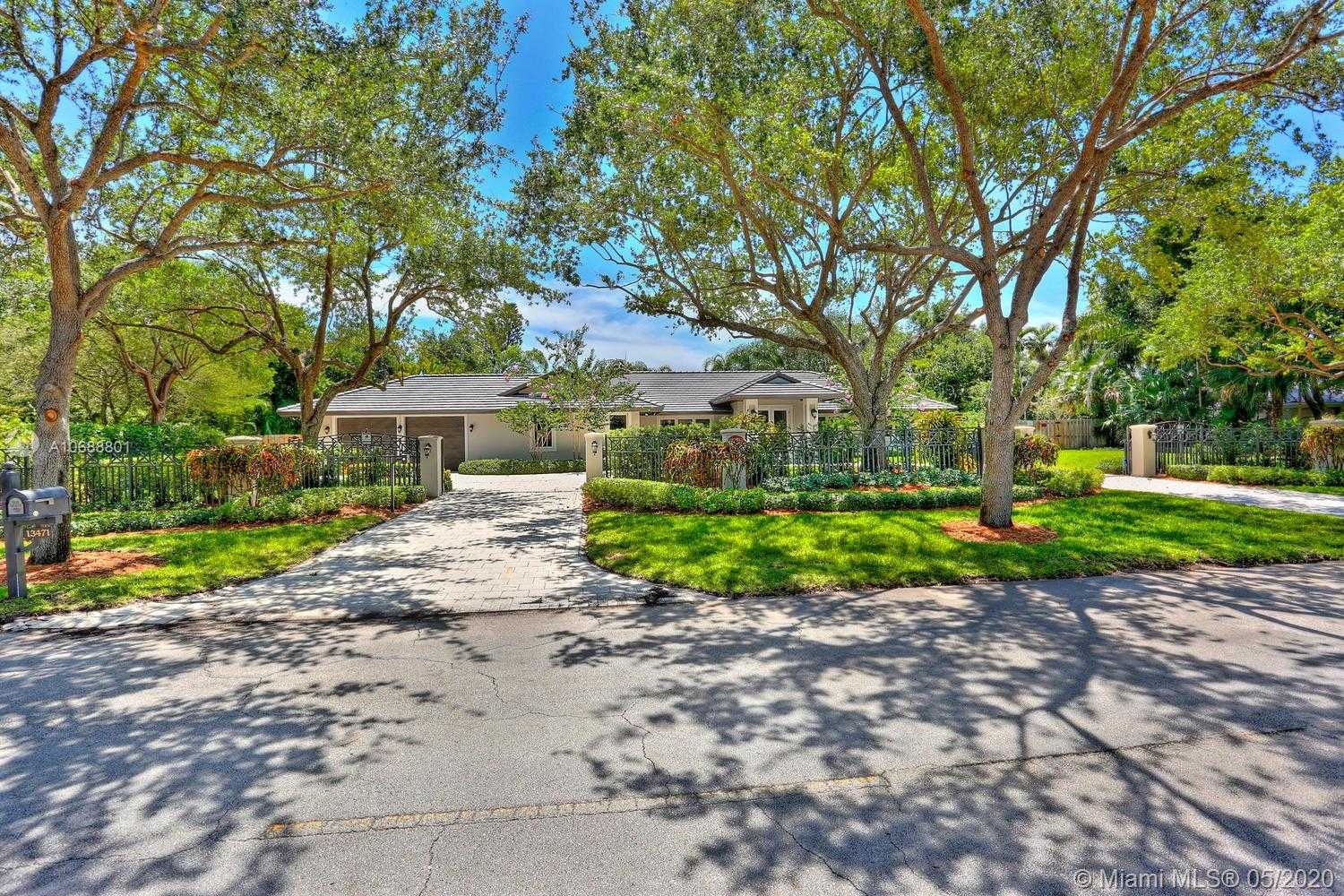 Small Image of 13471 SW 62nd Ave, Pinecrest, FL 33156, USA Number 45