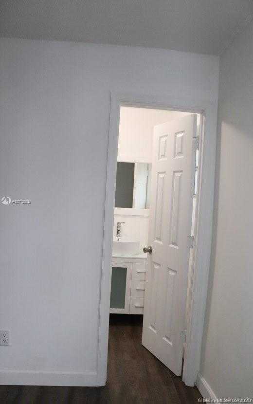 Small Object Image