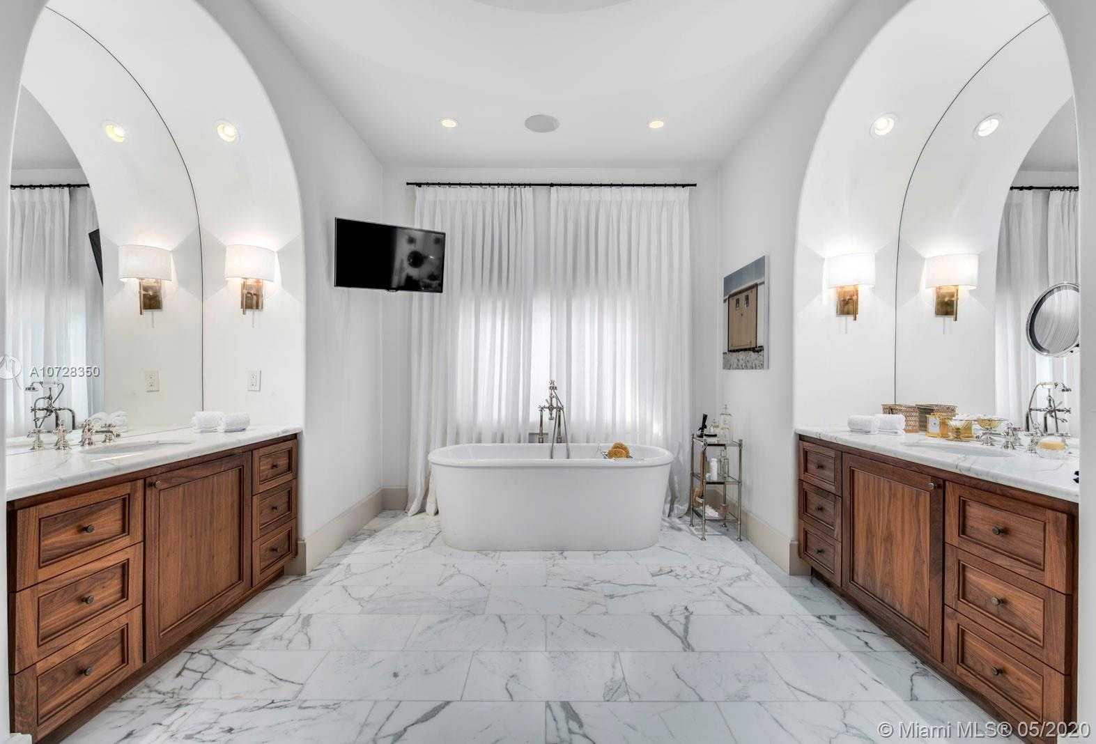 Small Image of 29 STAR ISLAND DR, Miami Beach Number 34