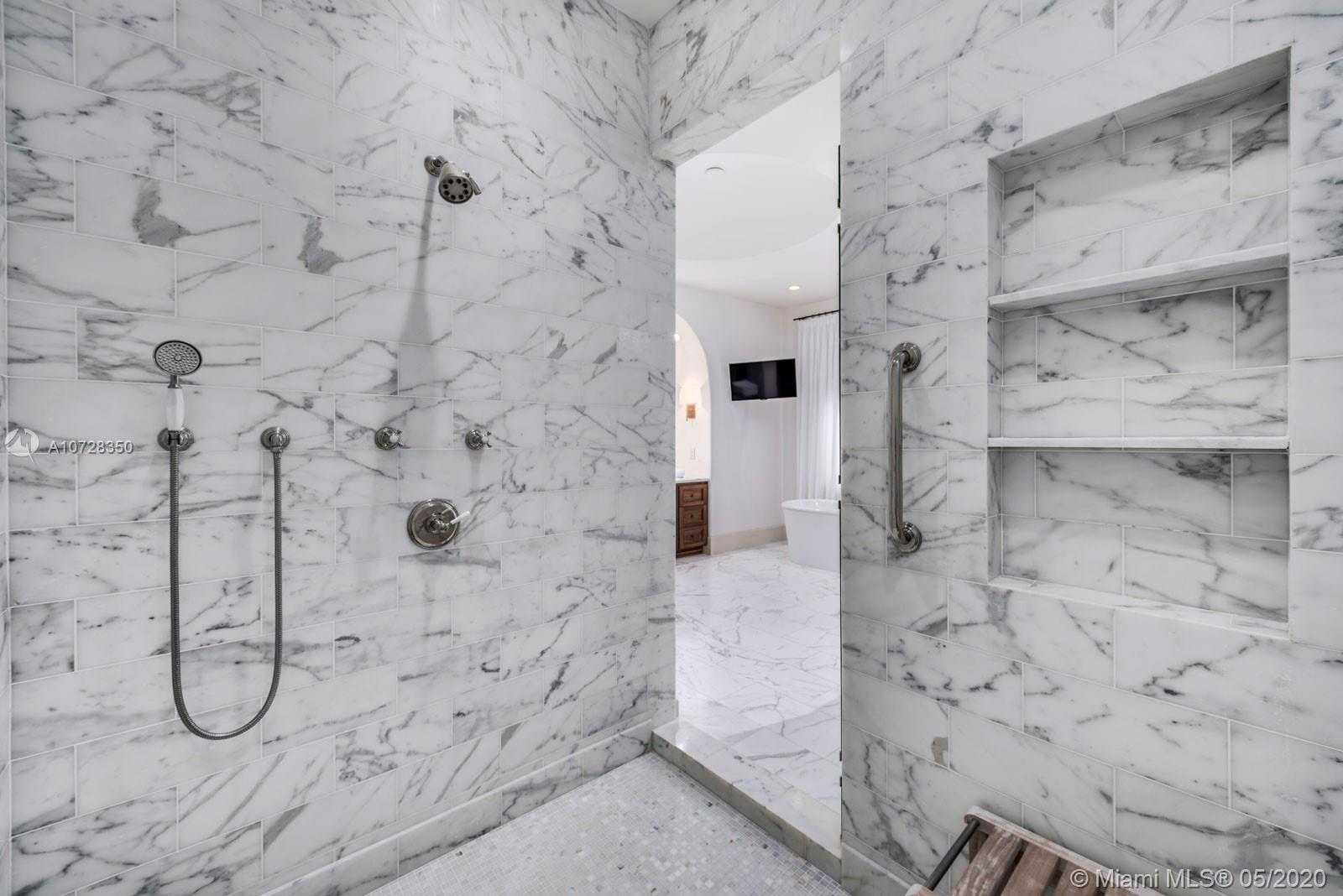 Small Image of 29 STAR ISLAND DR, Miami Beach Number 35