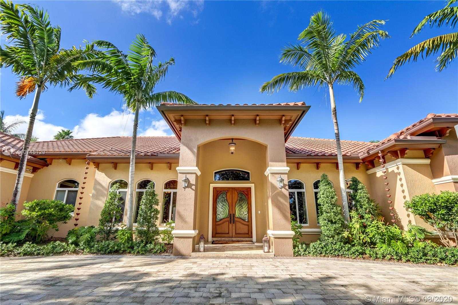 Small Image of 8101 SOUTH WEST 133RD ST, Pinecrest Number 2