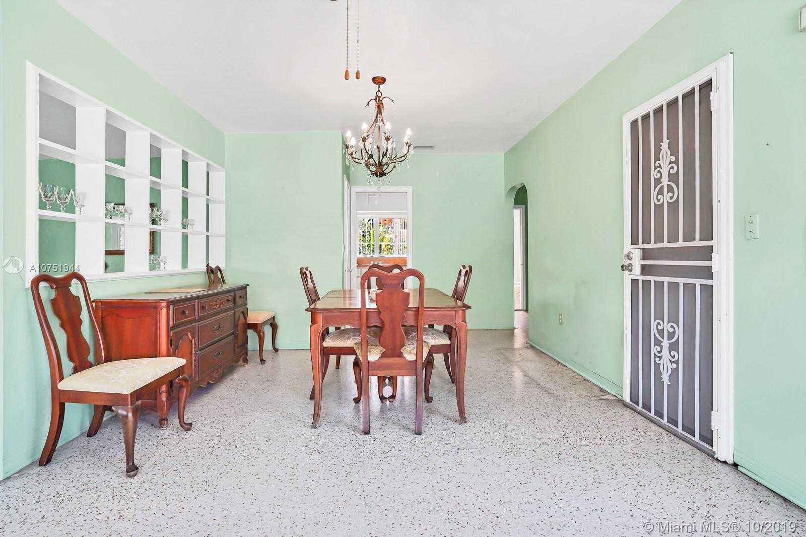 Small Image of 1225 LA MANCHA AVE, Coral Gables Number 12
