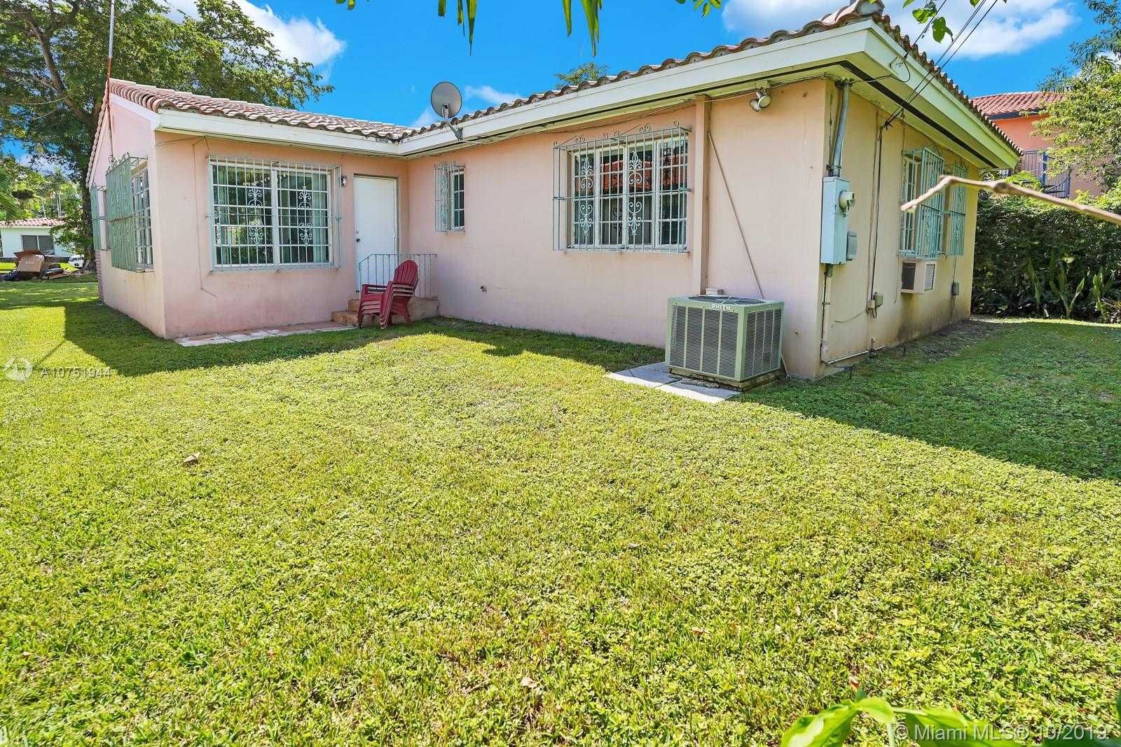 Small Image of 1225 LA MANCHA AVE, Coral Gables Number 23
