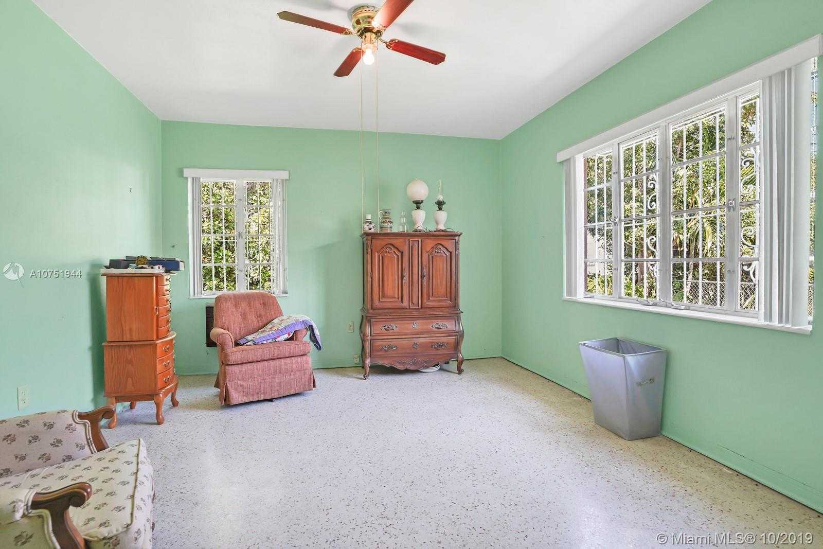 Small Image of 1225 LA MANCHA AVE, Coral Gables Number 4