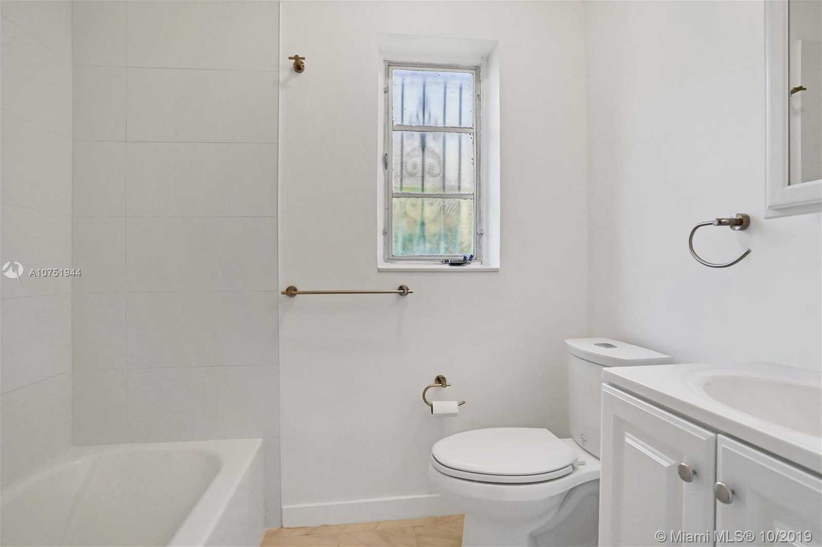 Small Image of 1225 LA MANCHA AVE, Coral Gables Number 6