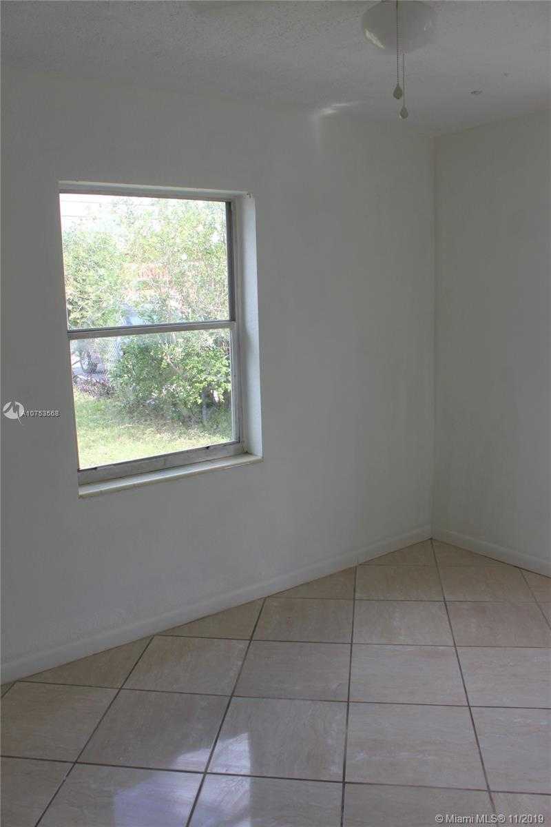 Small Object Image