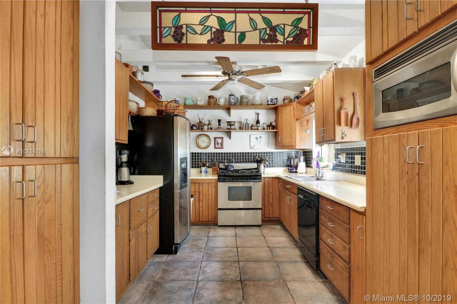 Small Image of 5890 SOUTH WEST 80TH ST, South Miami Number 13