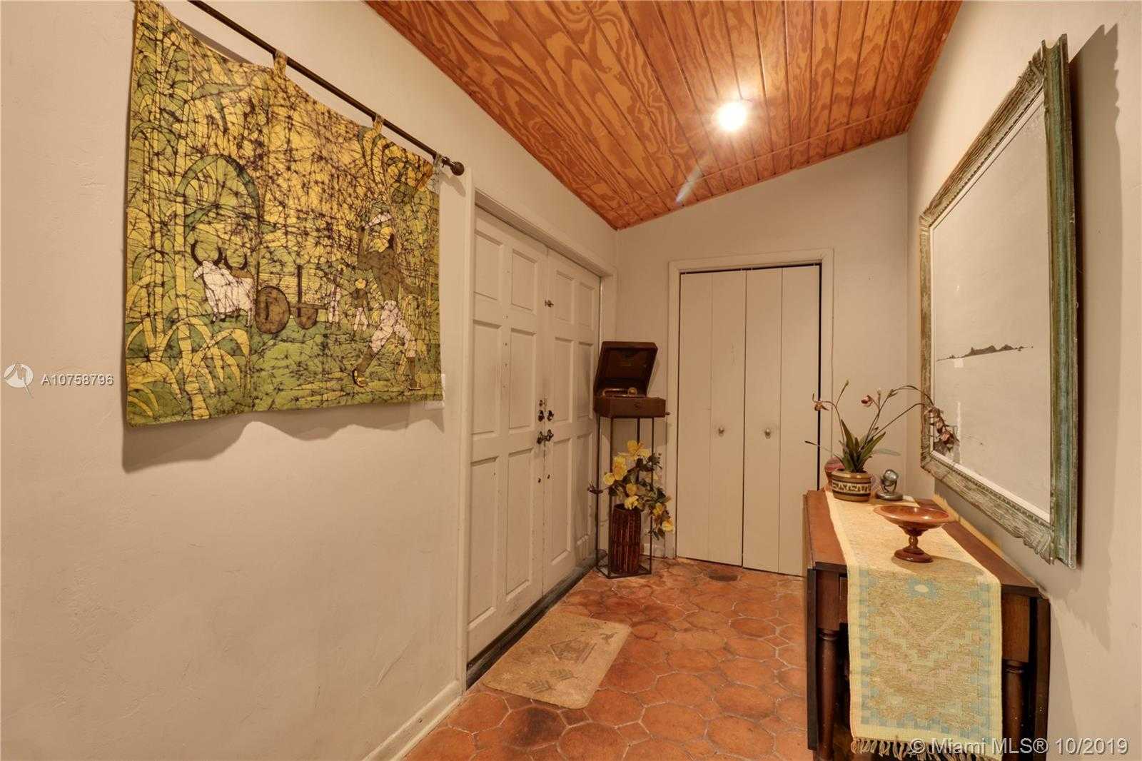 Small Image of 5890 SOUTH WEST 80TH ST, South Miami Number 4