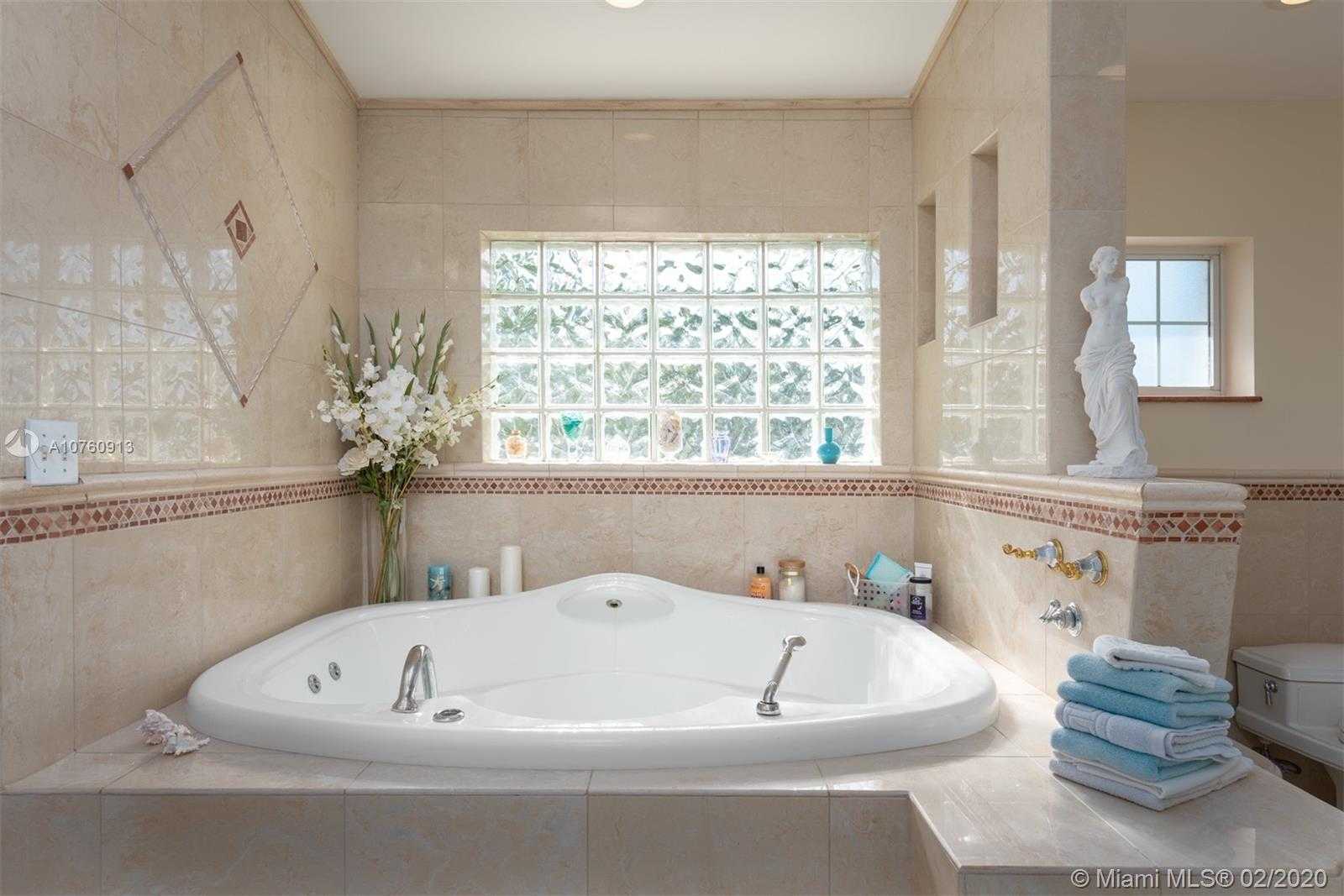 Small Image of 155 ATLANTIC CIRCLE DR, Tavernier Number 23