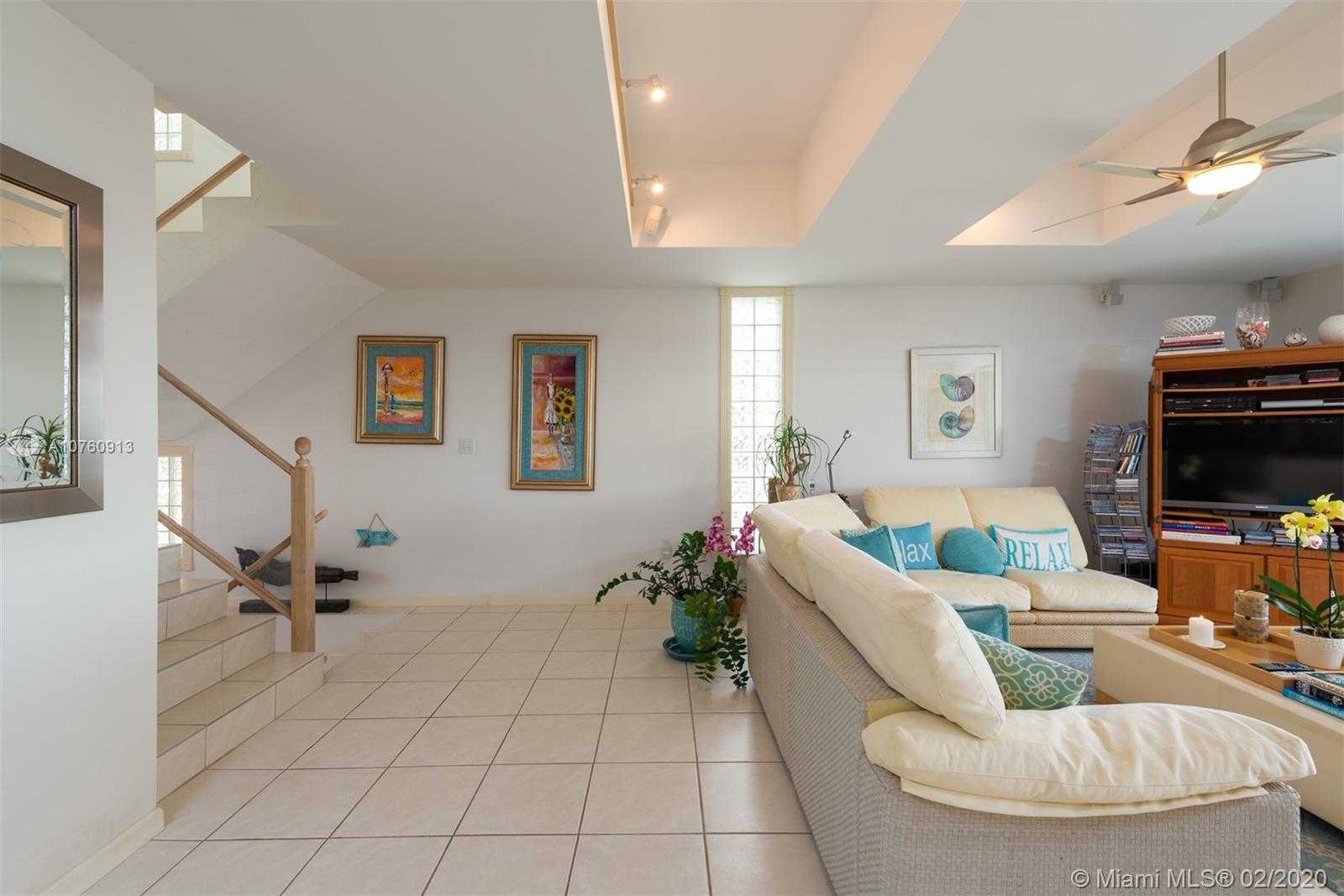 Small Image of 155 ATLANTIC CIRCLE DR, Tavernier Number 31