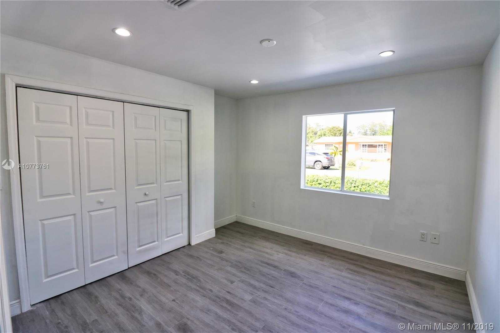 Small Image of 8220 NORTH WEST 181 ST, Miami Number 11