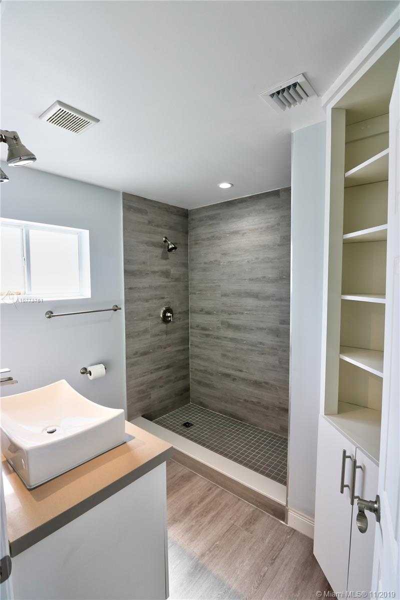 Small Image of 8220 NORTH WEST 181 ST, Miami Number 13