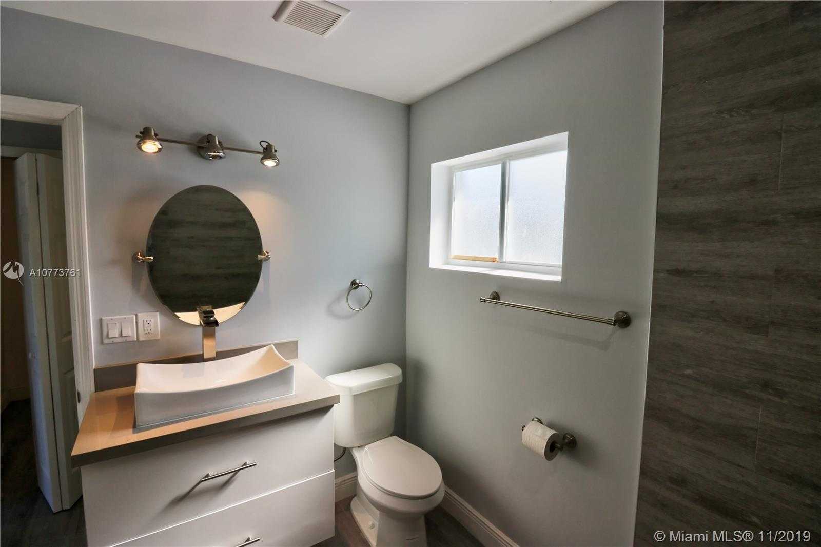 Small Image of 8220 NORTH WEST 181 ST, Miami Number 15