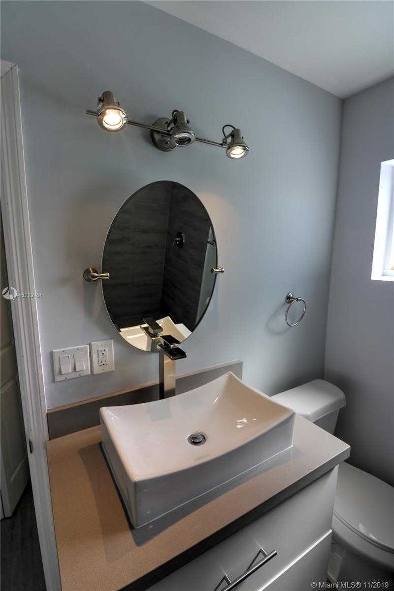Small Image of 8220 NORTH WEST 181 ST, Miami Number 16